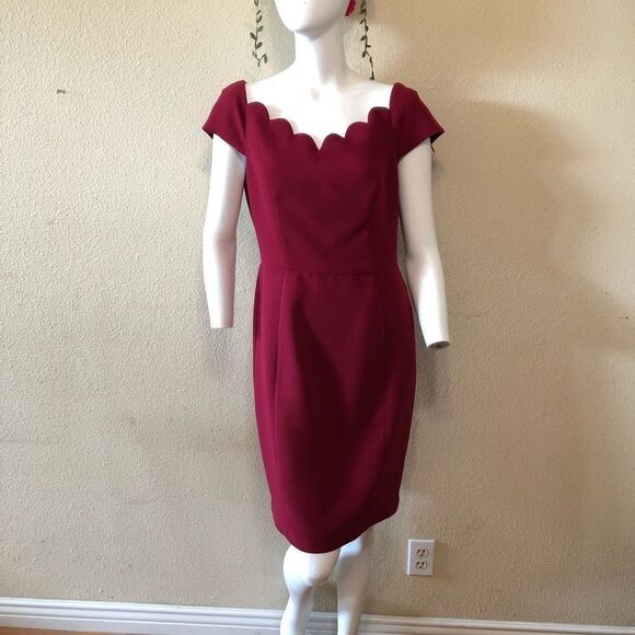 Herlyn Scallop Neck Sheath Dress Size Medium - Picture 2 of 8